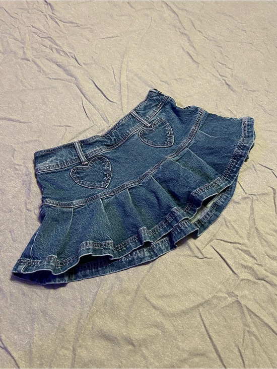 Sweet Society Dresses & Skirts - Sweet Society Hot Topic Y2K Pleated Denim Micro Mini Skirt with Heart Patches